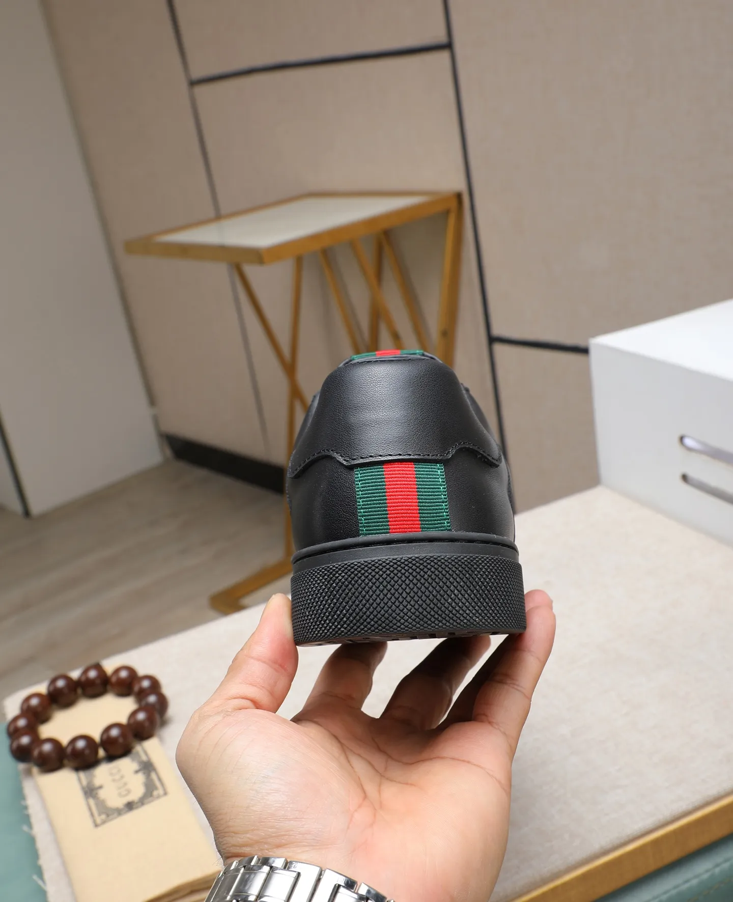Men's shoes 💰420 GUCCI🔍🔍The latest model is available at the counter simultaneously. Original calfskin imported from Italy, genuine leather lining, (high-end, extravagant and classy) with exquisite workmanship. Sole: Original sole provided by the original factory. ⚠Exclusive double-layer movable molded sole is super comfortable⚠. Photographed in real life. 🎬The real thing is better. 🔍🔍"High quality·Follow the order" code number 38-44